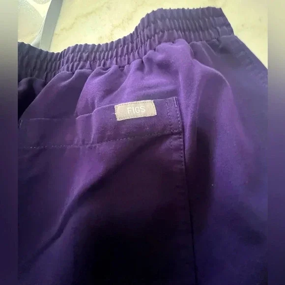 Figs Purple Scrub Set - Picture 7 of 9